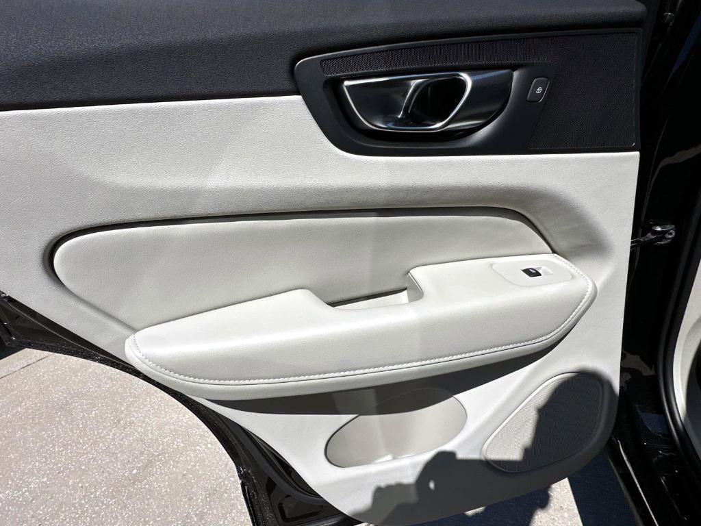 new 2025 Volvo XC60 car, priced at $54,610