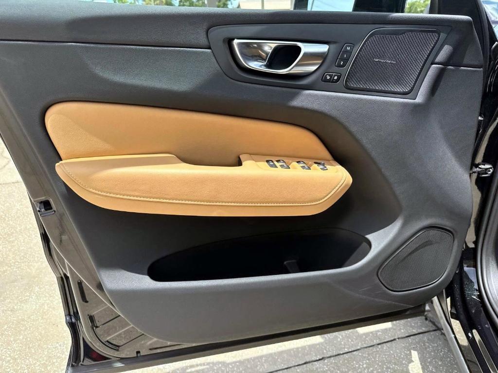 new 2025 Volvo XC60 car, priced at $60,960