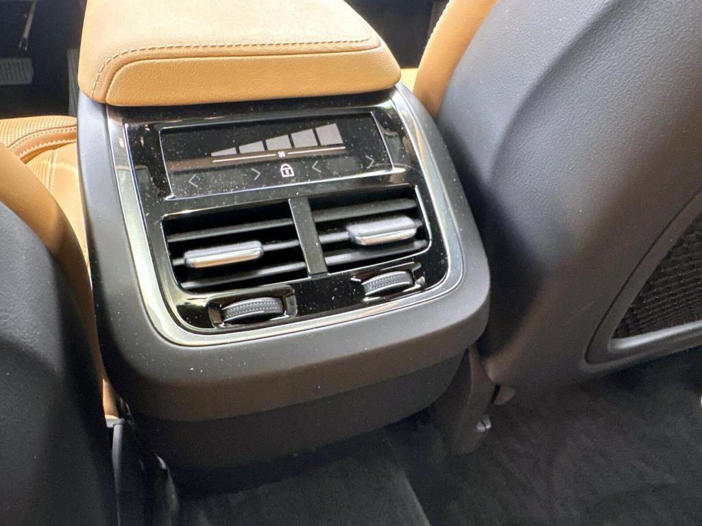 new 2025 Volvo XC60 car, priced at $60,960