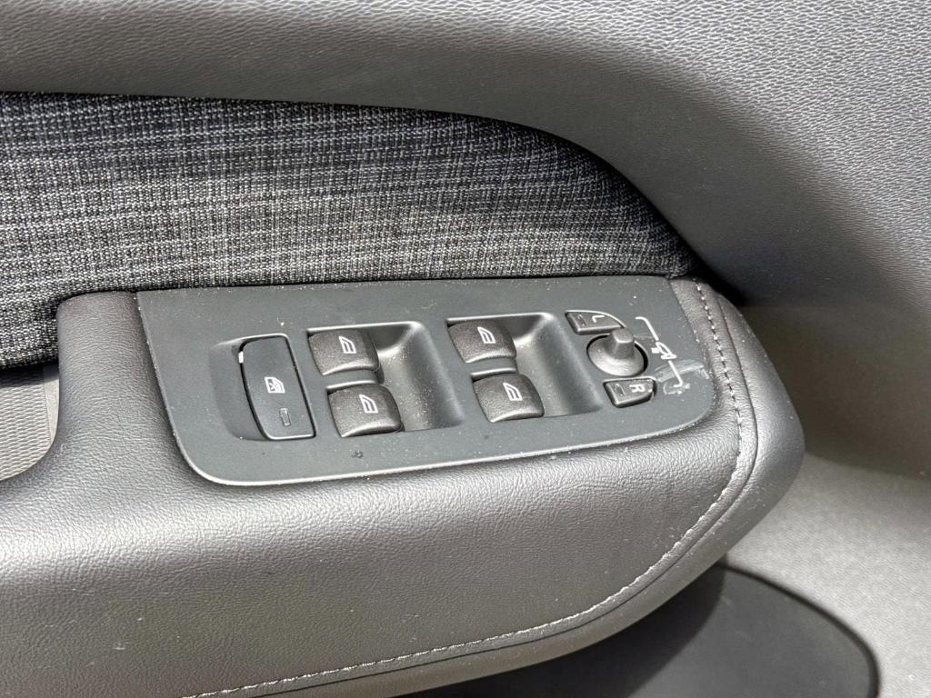 new 2025 Volvo XC60 car, priced at $47,133