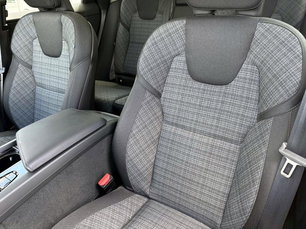 new 2025 Volvo XC60 car, priced at $47,133