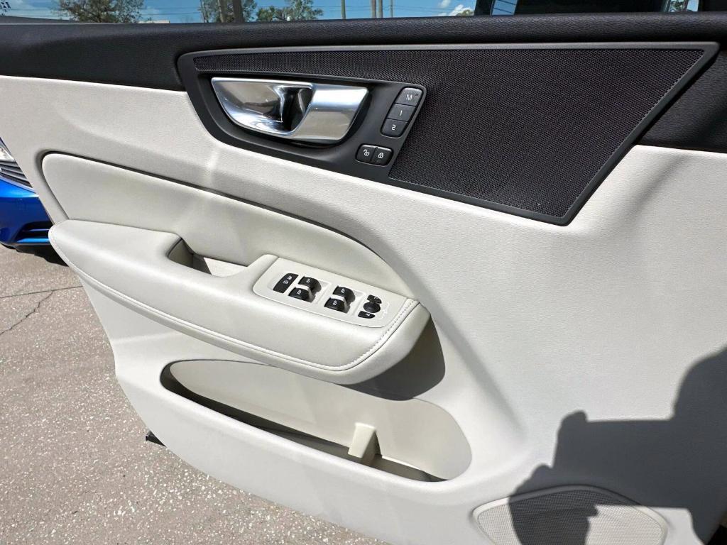 new 2025 Volvo XC60 Plug-In Hybrid car, priced at $65,510