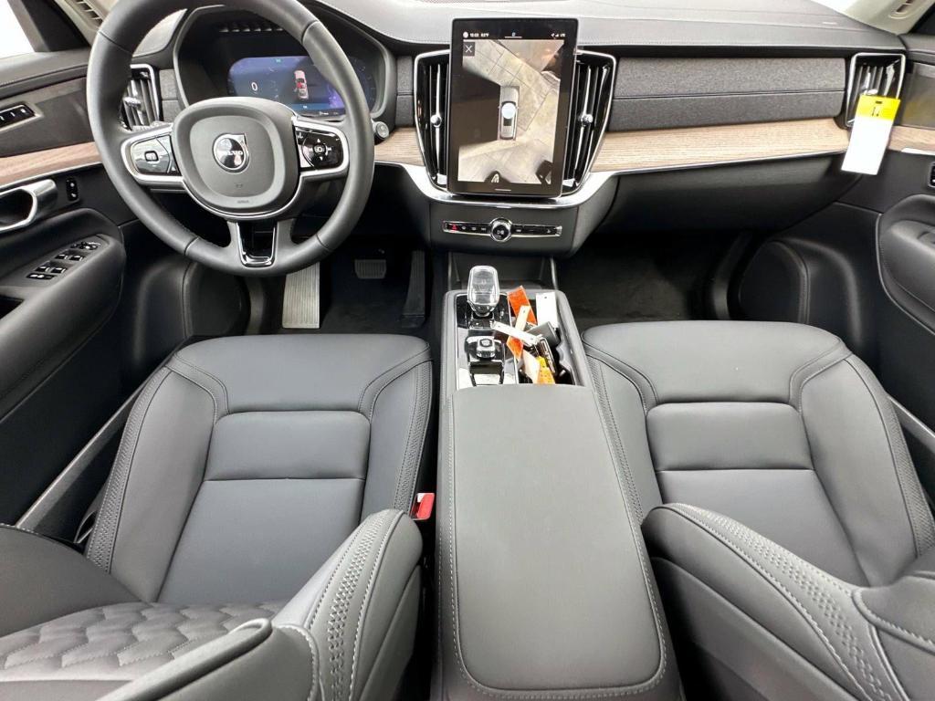 new 2025 Volvo XC90 car, priced at $69,155