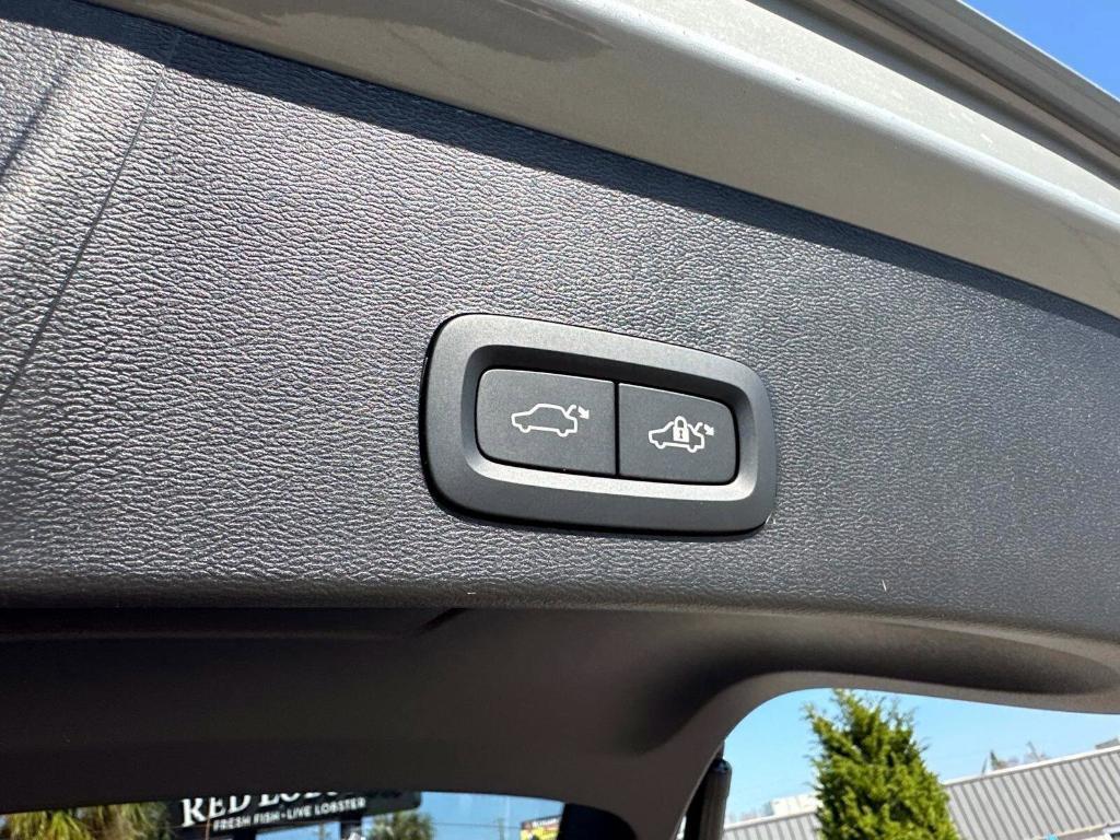 new 2025 Volvo XC40 car, priced at $47,145