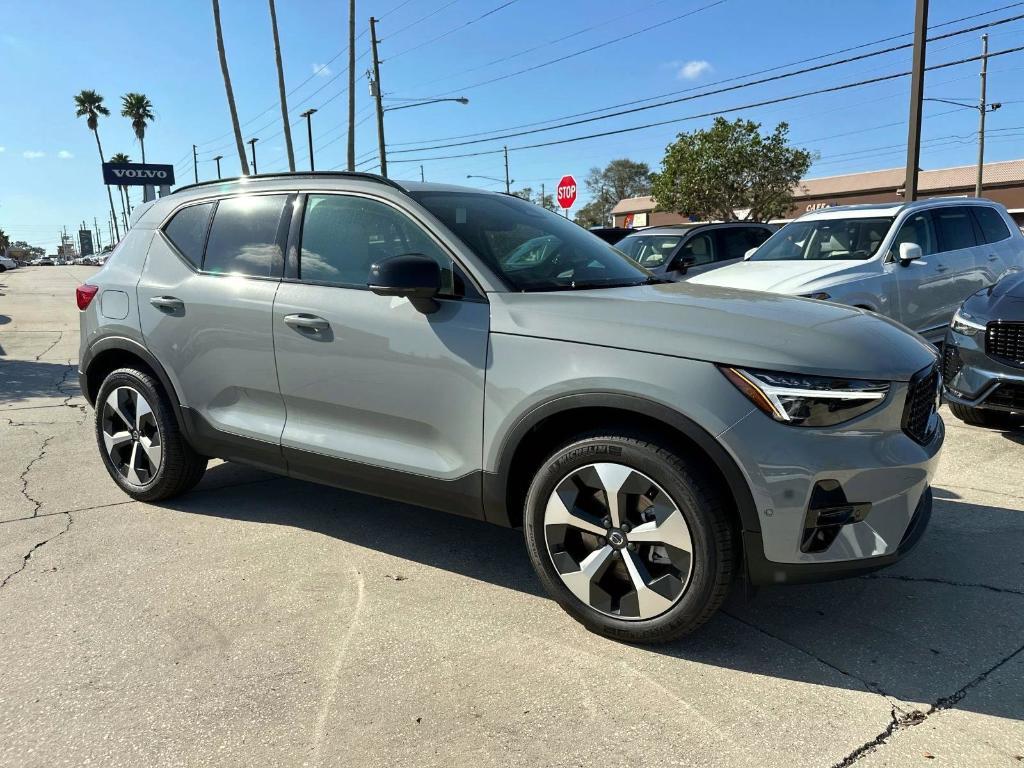 new 2025 Volvo XC40 car, priced at $47,145