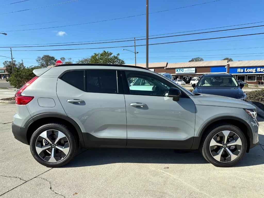 new 2025 Volvo XC40 car, priced at $47,145