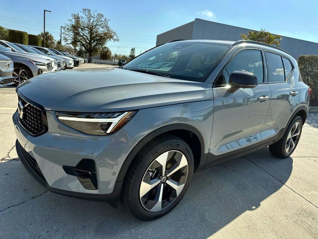 new 2025 Volvo XC40 car, priced at $47,145