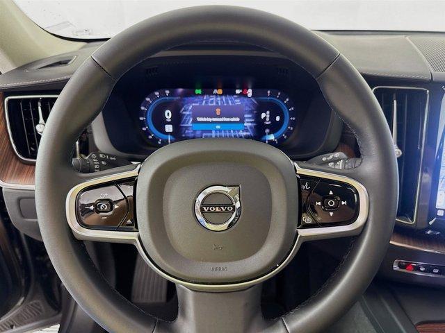 used 2023 Volvo XC60 car, priced at $40,991