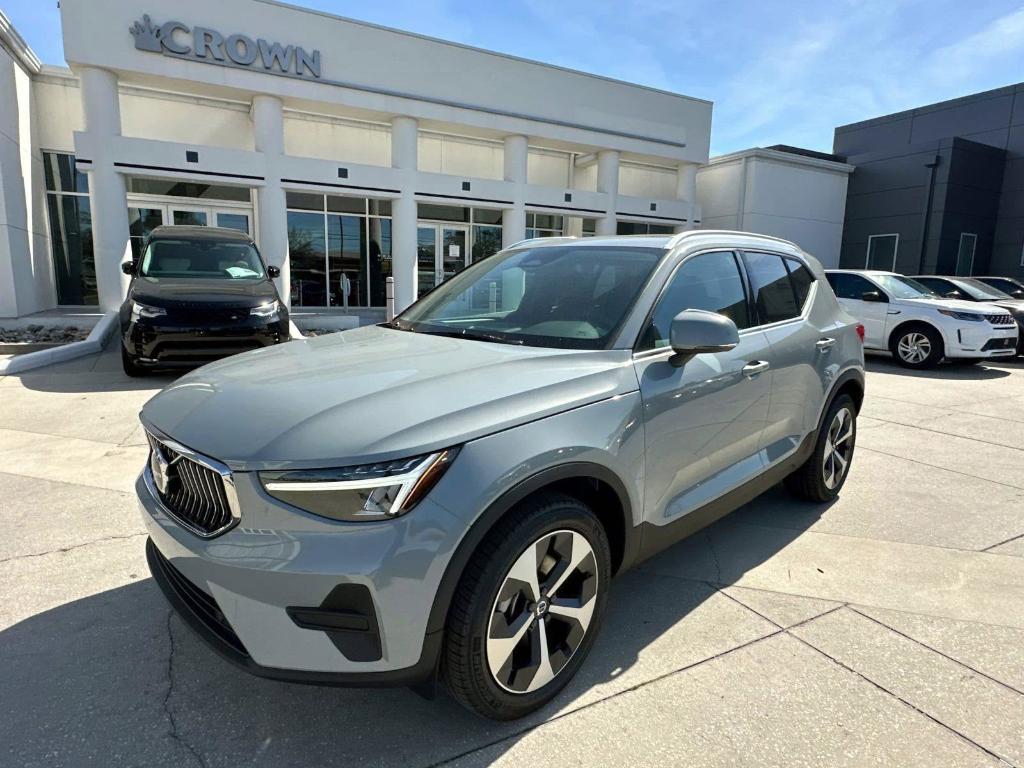 new 2025 Volvo XC40 car, priced at $45,465