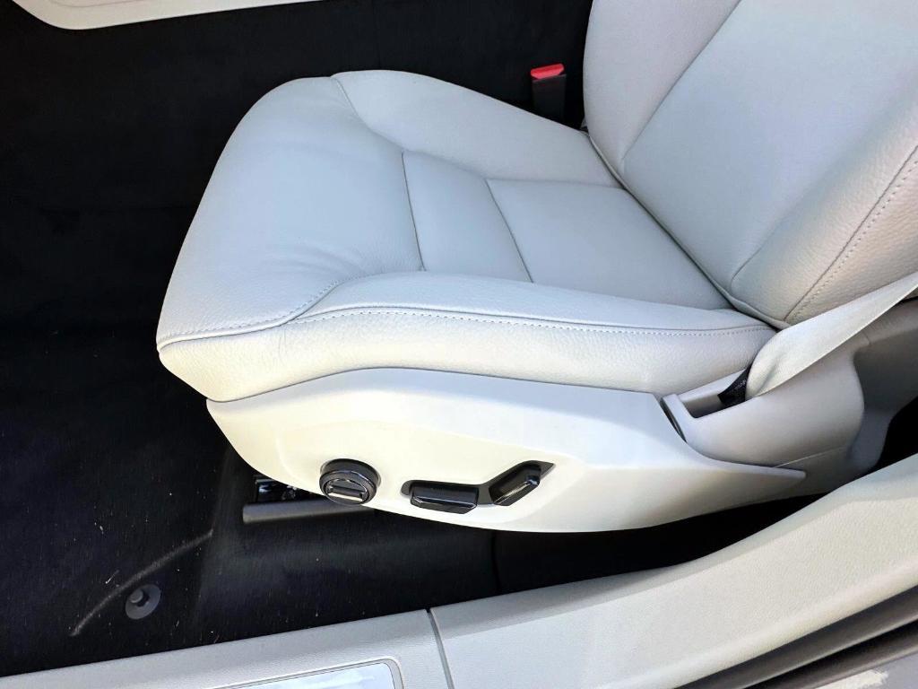 new 2025 Volvo XC60 Plug-In Hybrid car, priced at $66,235