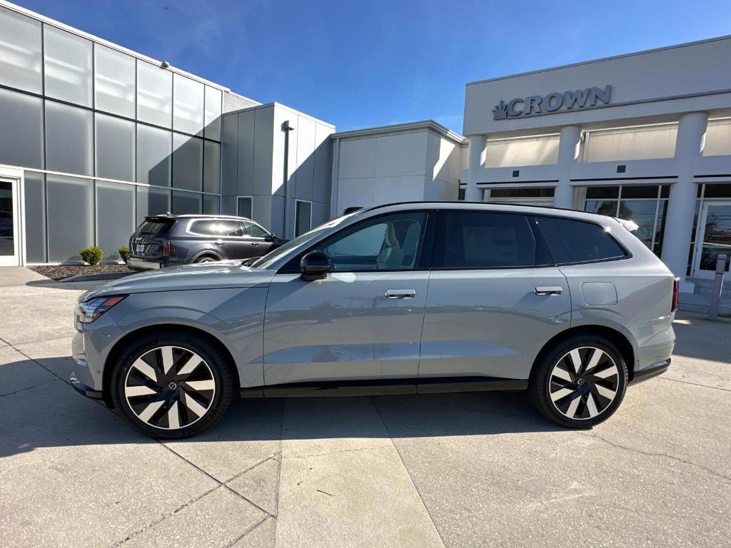 new 2025 Volvo EX90 car, priced at $85,640