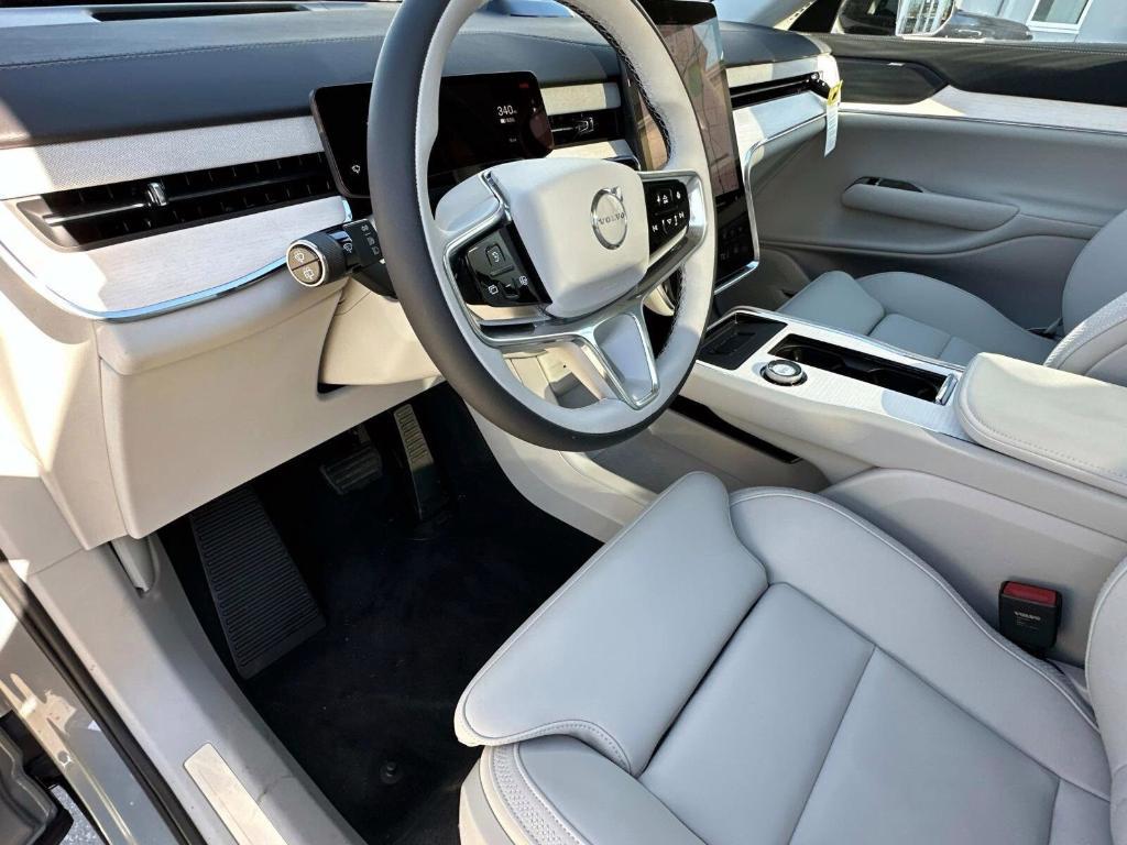 new 2025 Volvo EX90 car, priced at $85,640