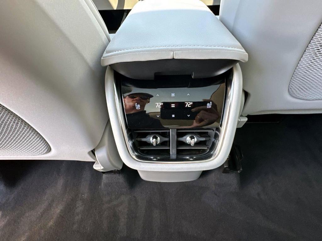 new 2025 Volvo EX90 car, priced at $85,640