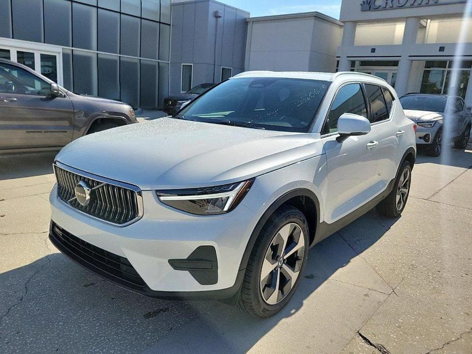 new 2024 Volvo XC40 car, priced at $44,425