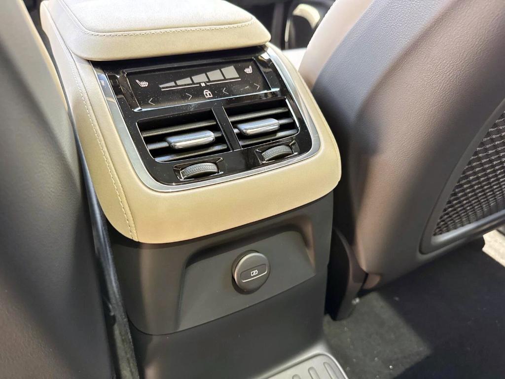new 2026 Volvo XC90 Plug-In Hybrid car, priced at $85,625