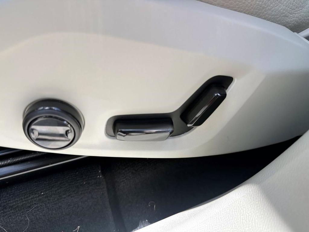 new 2025 Volvo XC60 car, priced at $45,225