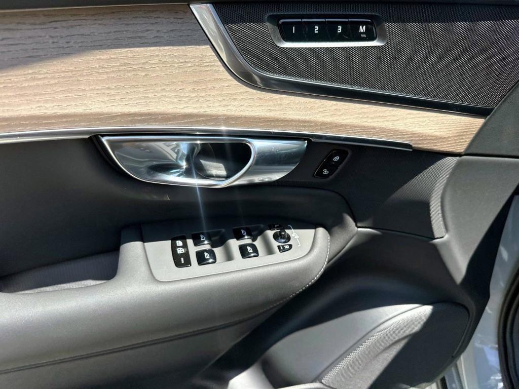 new 2025 Volvo XC90 Plug-In Hybrid car, priced at $74,985