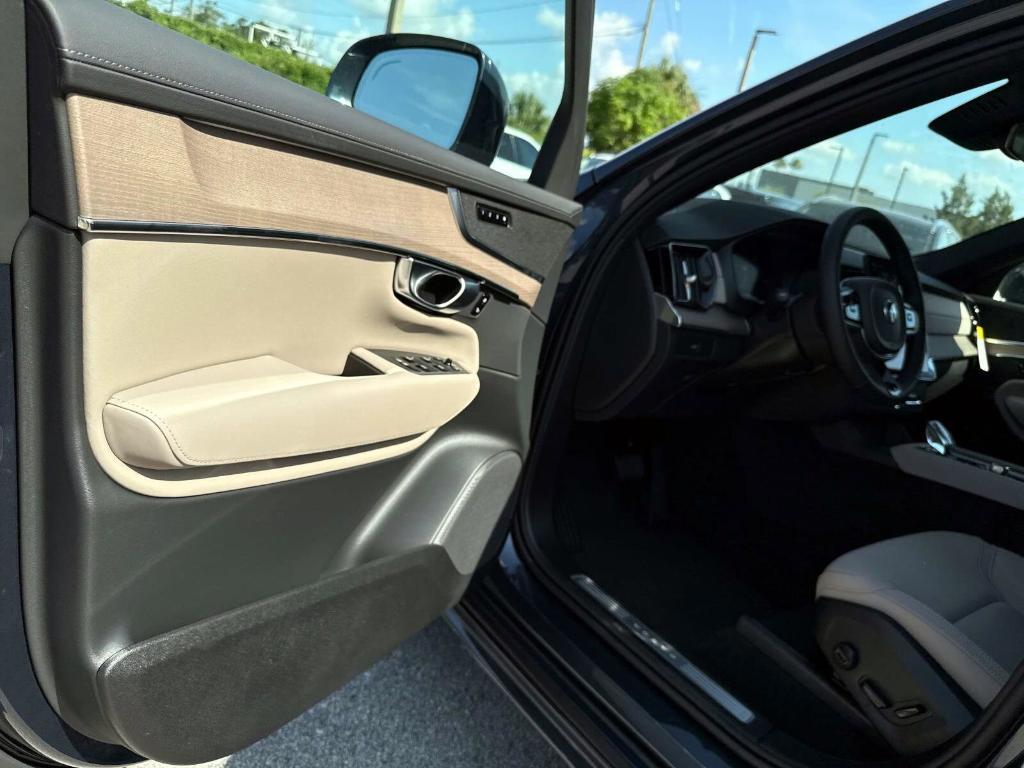 new 2025 Volvo XC90 car, priced at $60,245