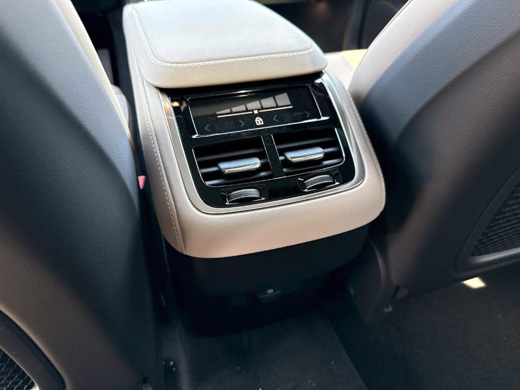new 2025 Volvo XC90 car, priced at $60,245
