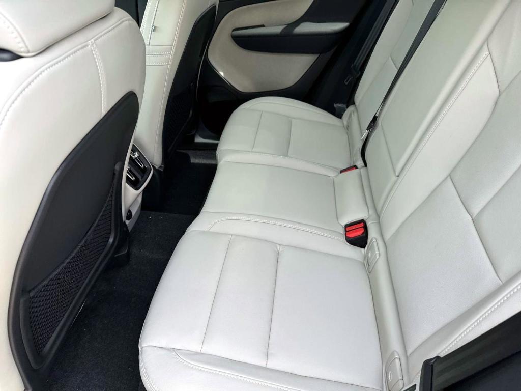 new 2025 Volvo XC40 car, priced at $51,015
