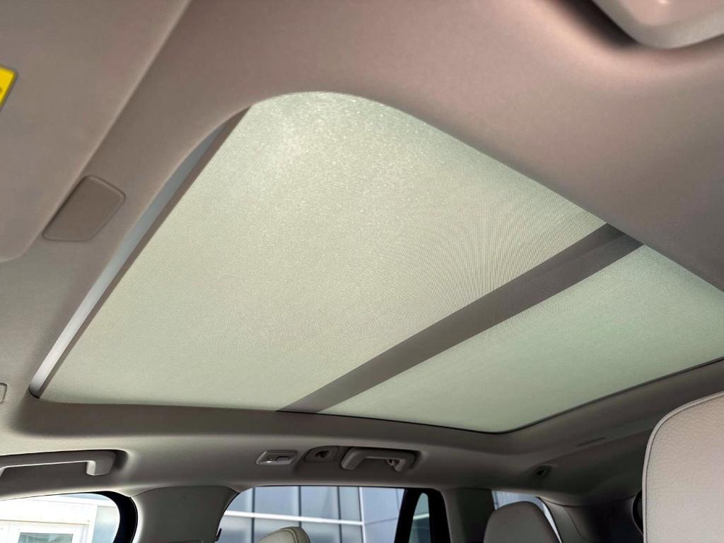new 2025 Volvo XC90 car, priced at $63,061