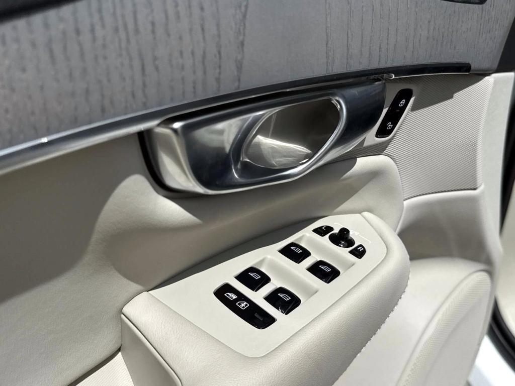 new 2025 Volvo XC90 car, priced at $63,061