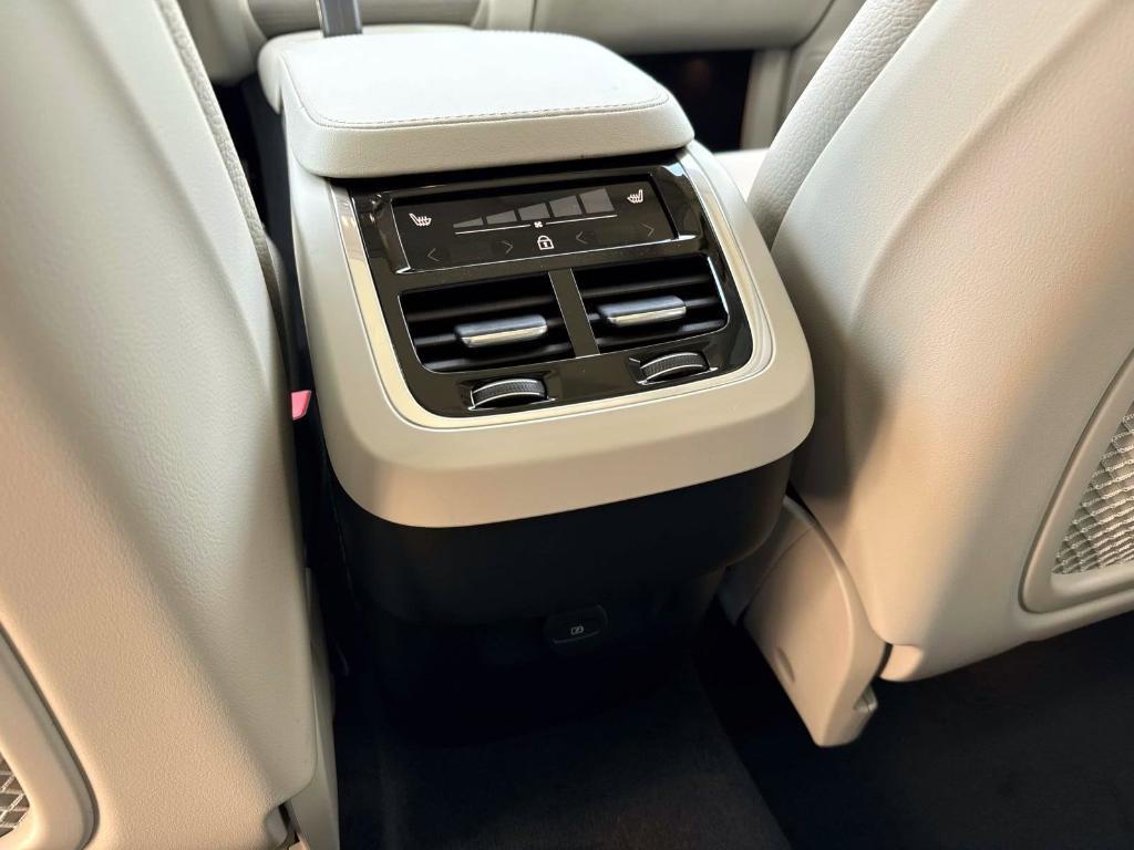 new 2025 Volvo XC90 car, priced at $67,265