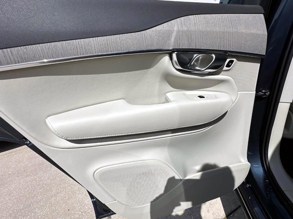 new 2025 Volvo XC90 car, priced at $61,665