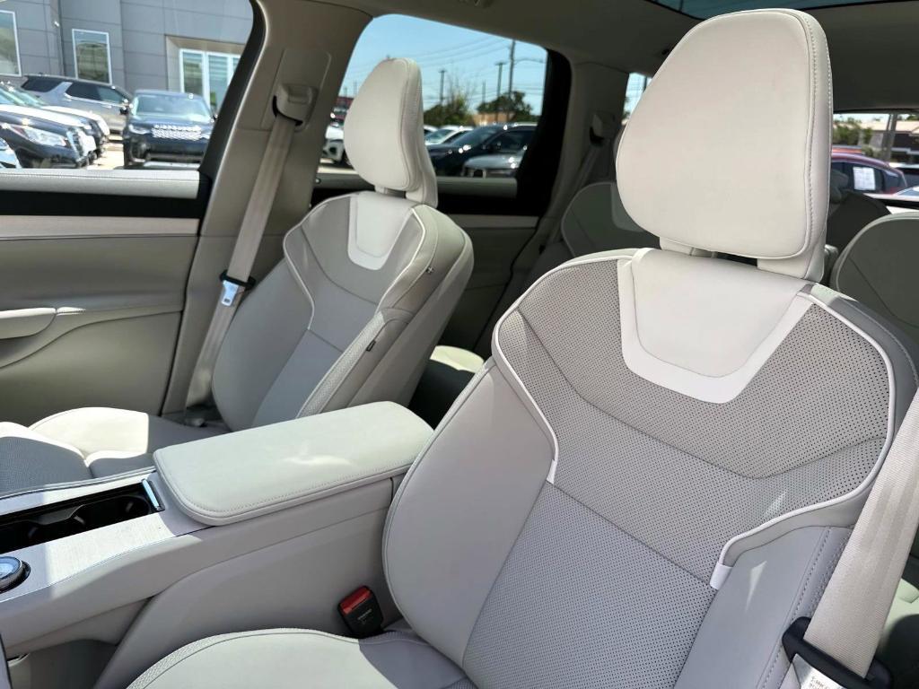 new 2025 Volvo EX90 car, priced at $82,640