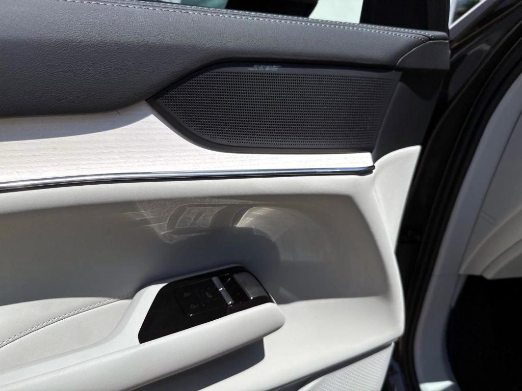 new 2025 Volvo EX90 car, priced at $82,640