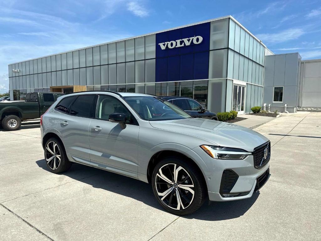 new 2025 Volvo XC60 car, priced at $59,910