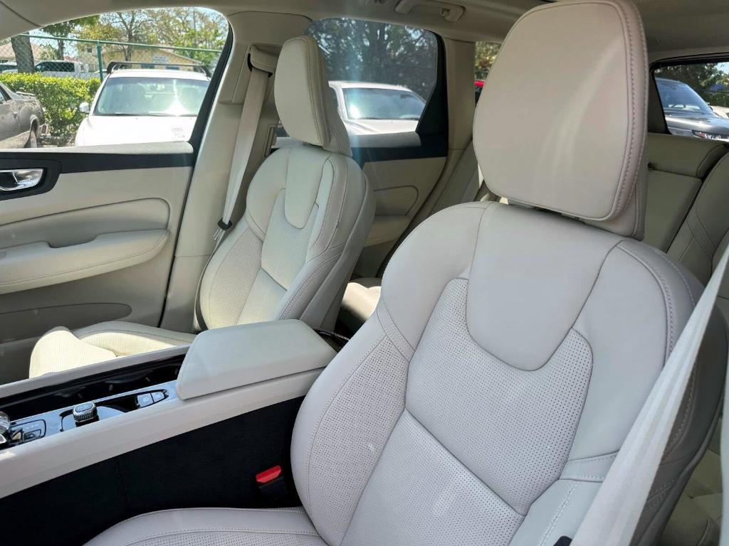 new 2025 Volvo XC60 car, priced at $59,910