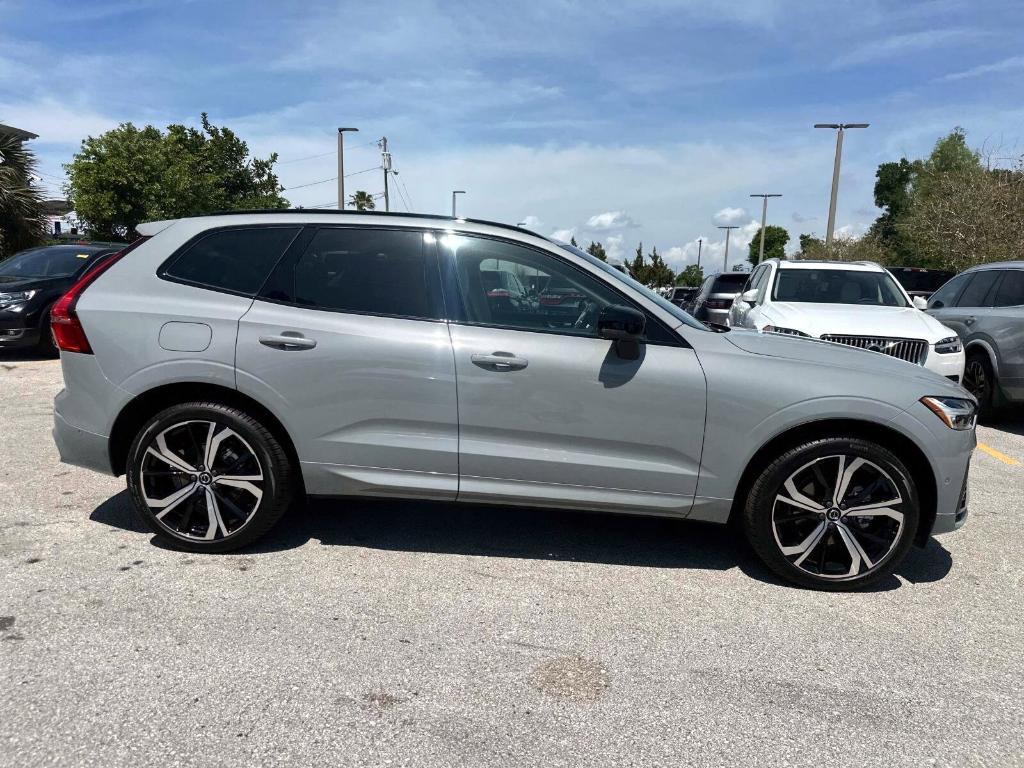 new 2025 Volvo XC60 car, priced at $59,910