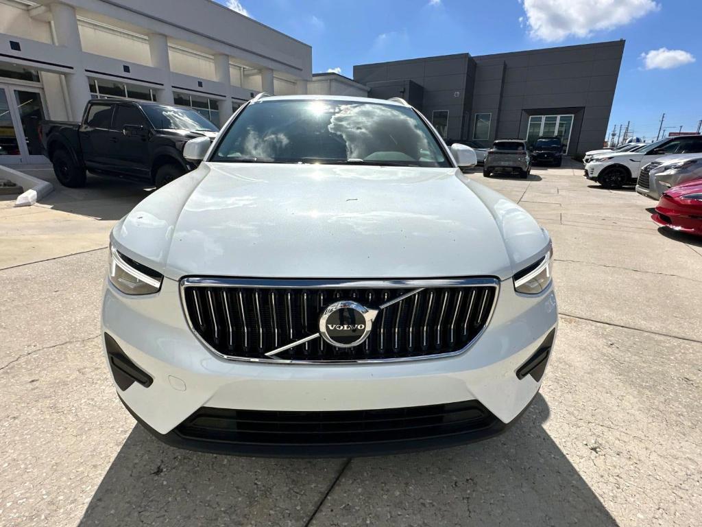 new 2025 Volvo XC40 car, priced at $42,042