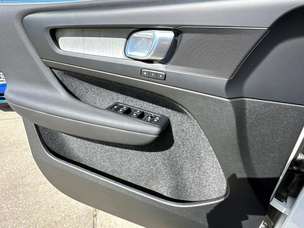 new 2025 Volvo XC40 car, priced at $44,845