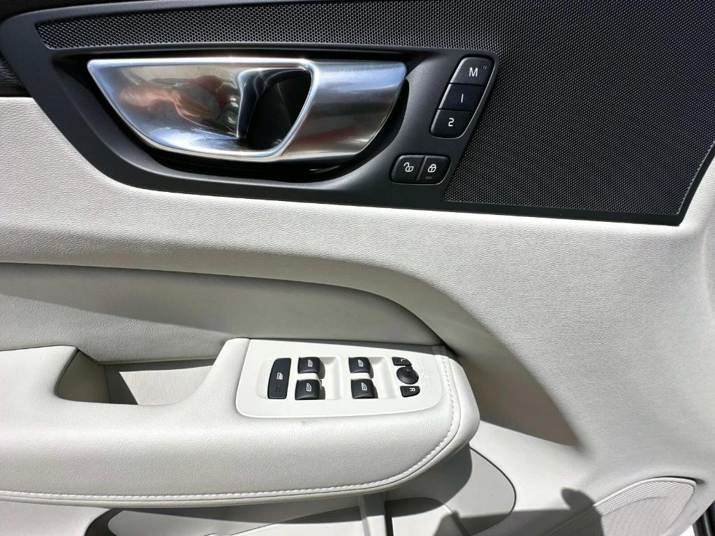 new 2025 Volvo XC60 car, priced at $48,345