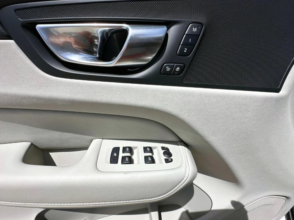 new 2025 Volvo XC60 car, priced at $48,345