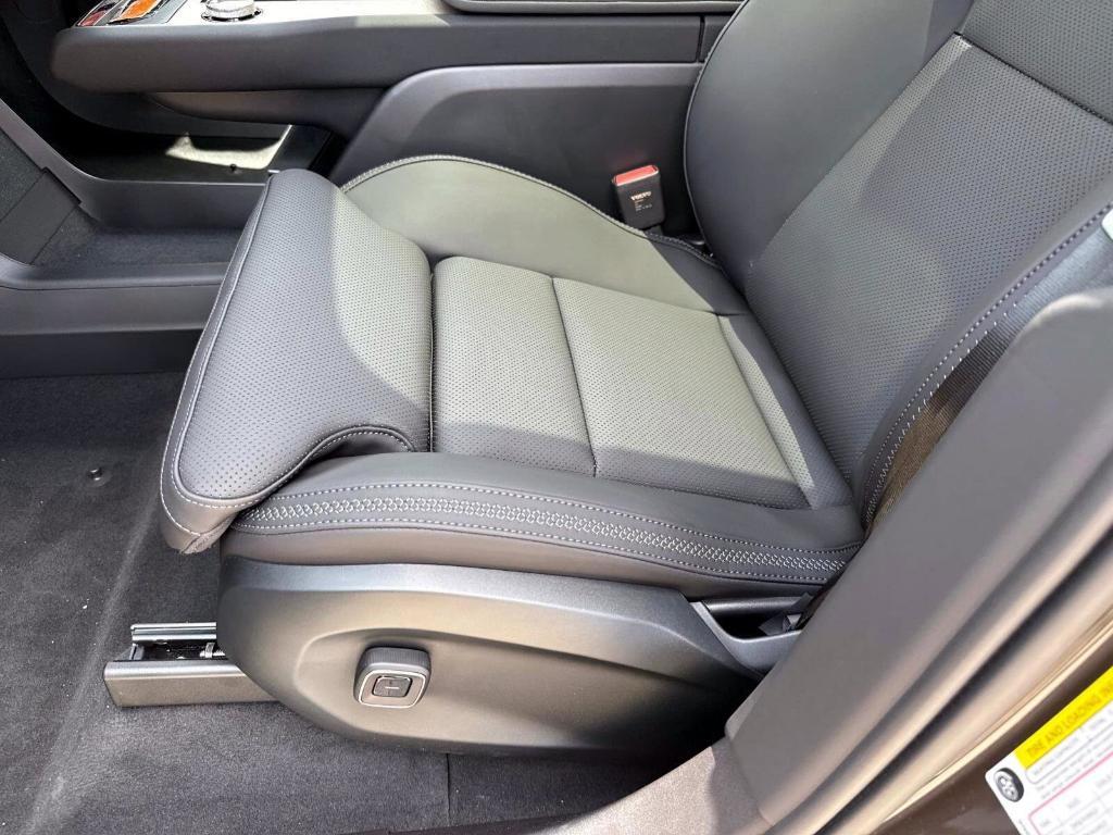 new 2025 Volvo EX90 car, priced at $86,735