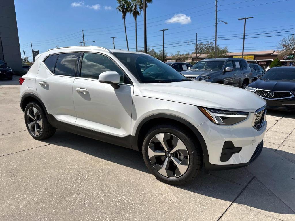 new 2025 Volvo XC40 car, priced at $46,015