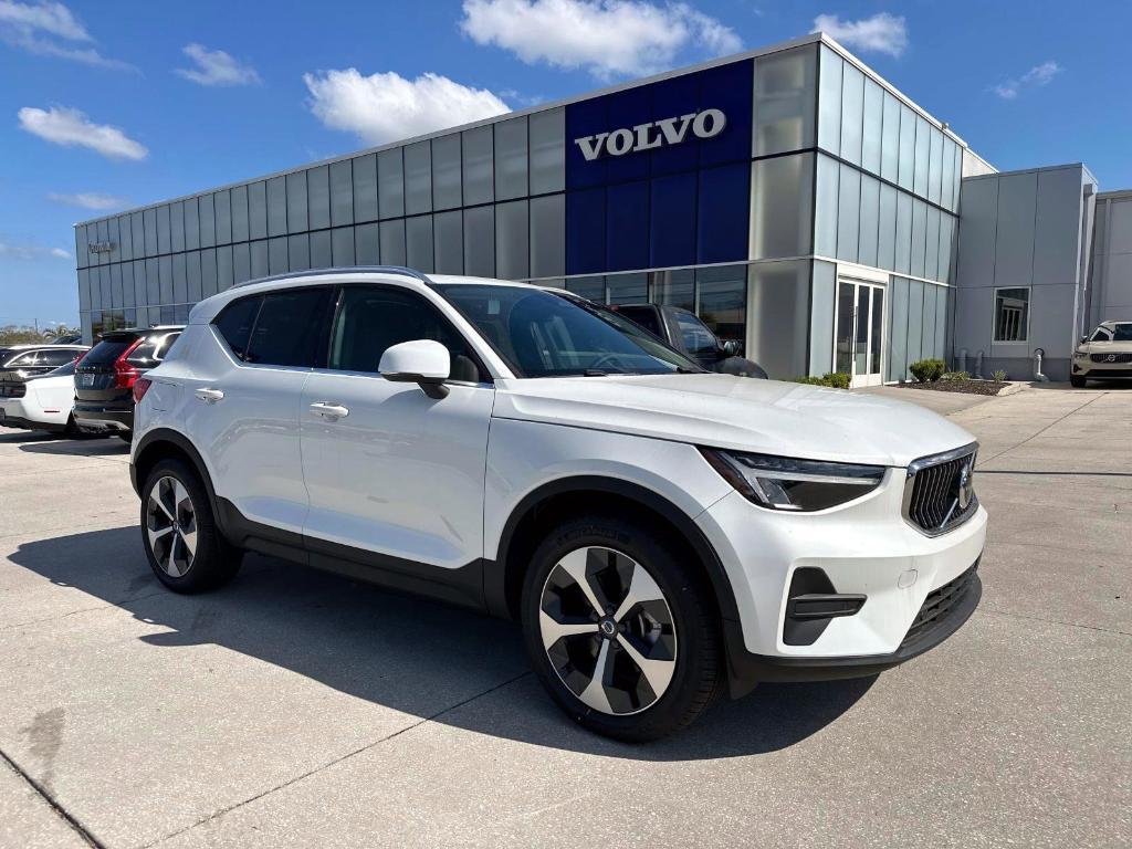 new 2025 Volvo XC40 car, priced at $46,015