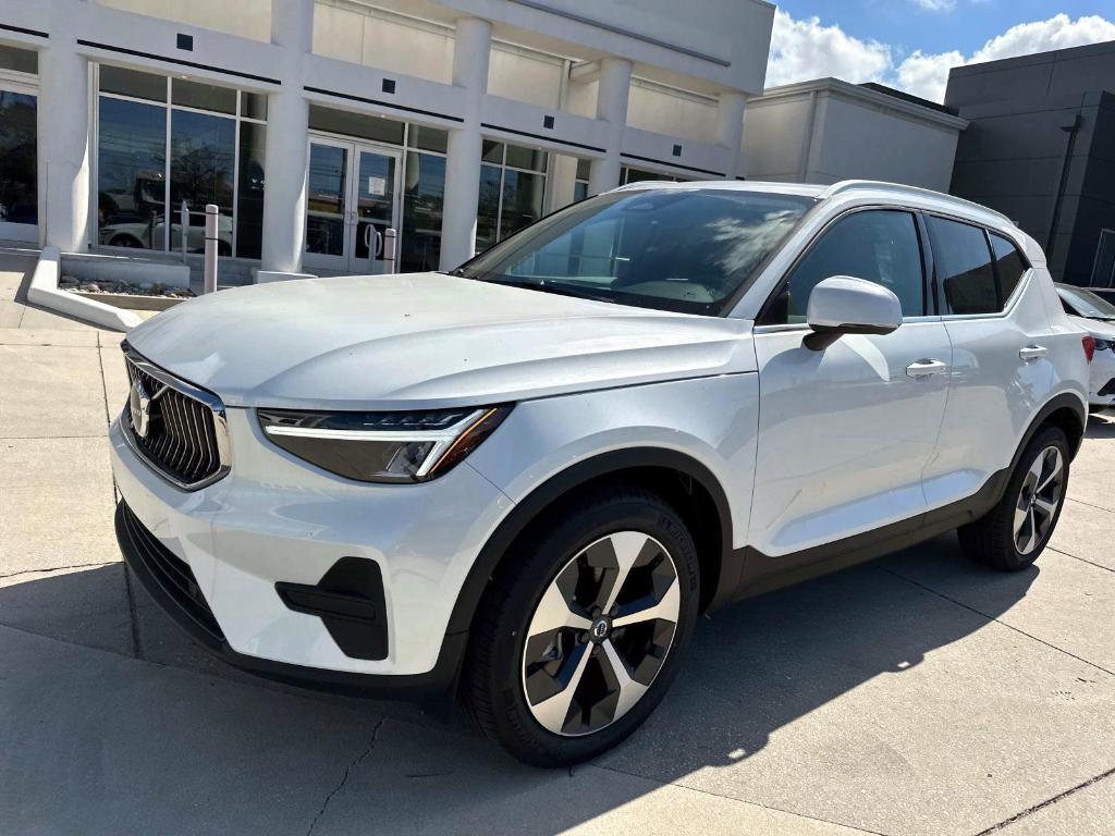 new 2025 Volvo XC40 car, priced at $46,015