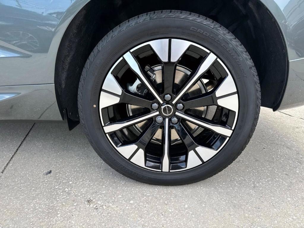 new 2026 Volvo XC60 car, priced at $70,085