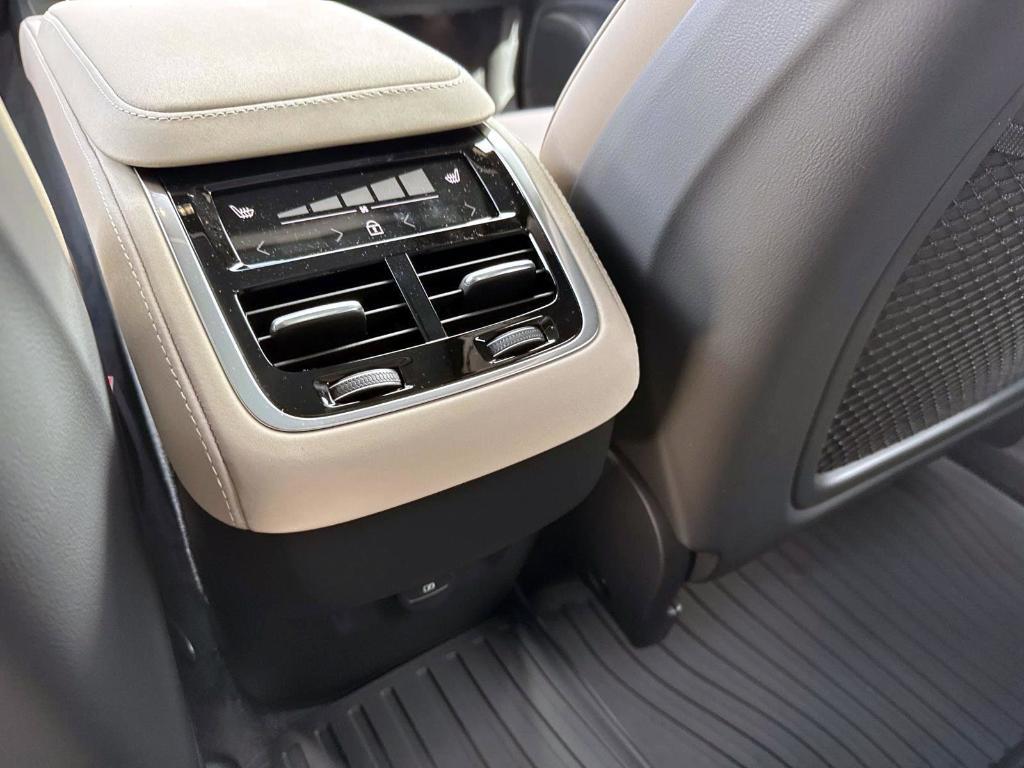 new 2026 Volvo XC90 car, priced at $71,825