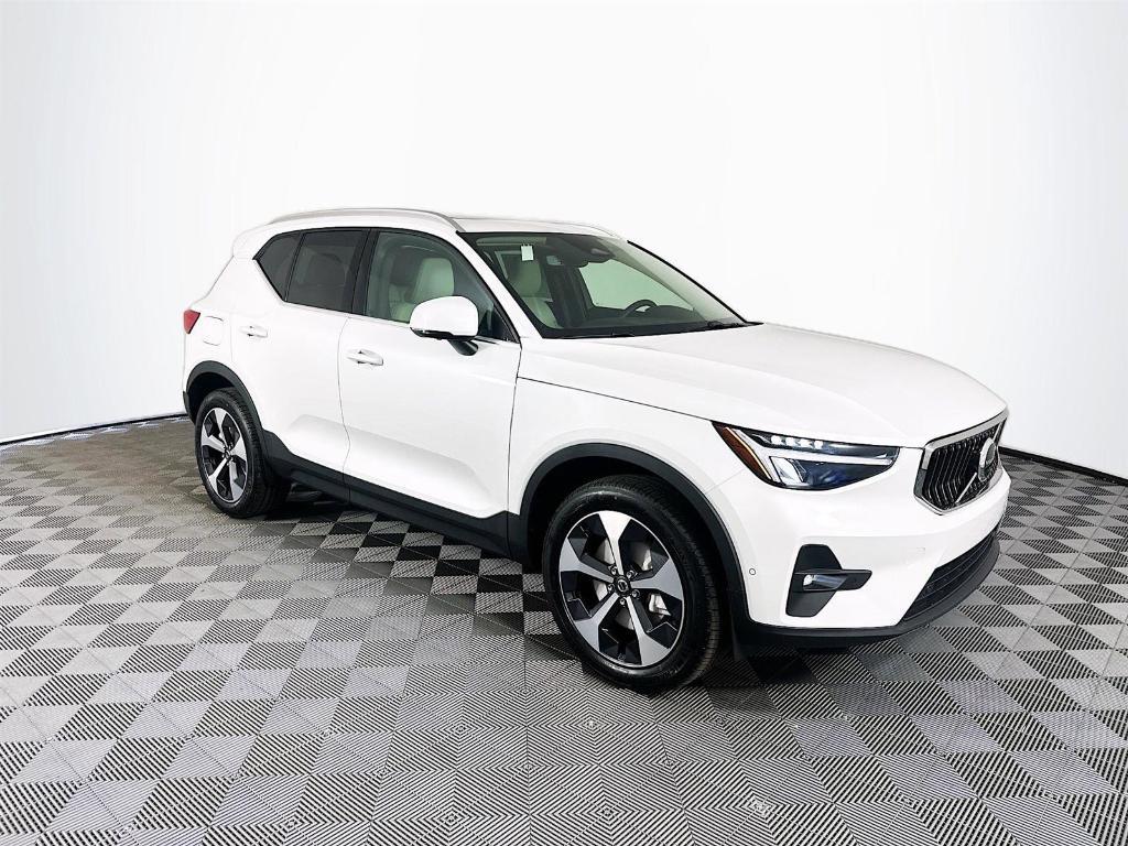 new 2025 Volvo XC40 car, priced at $46,795