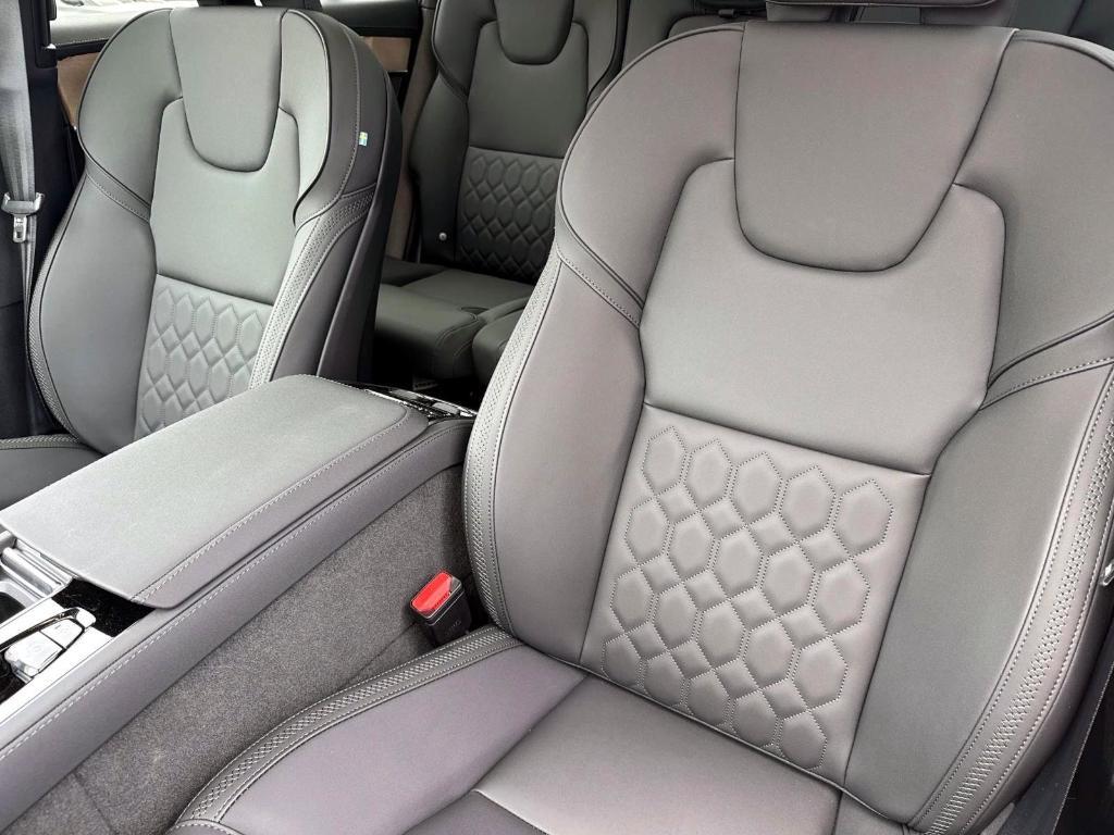 new 2026 Volvo XC90 Plug-In Hybrid car, priced at $79,225