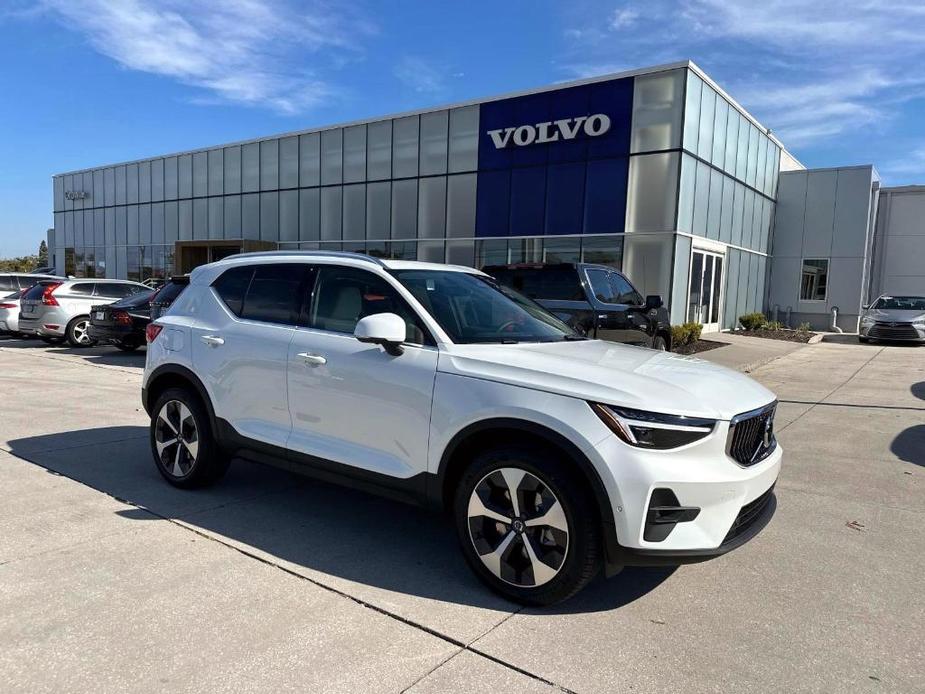 new 2025 Volvo XC40 car, priced at $48,315