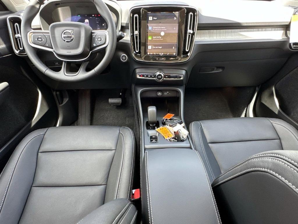 new 2025 Volvo XC40 car, priced at $45,485