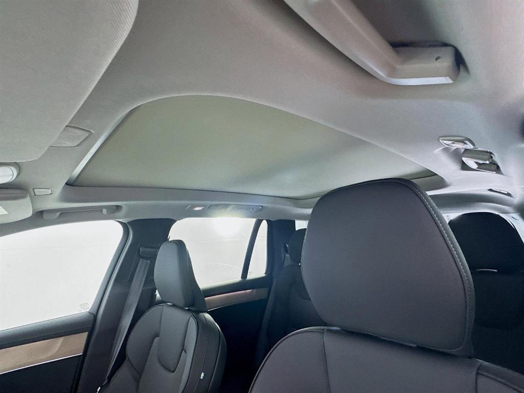 new 2025 Volvo XC90 Plug-In Hybrid car, priced at $75,735