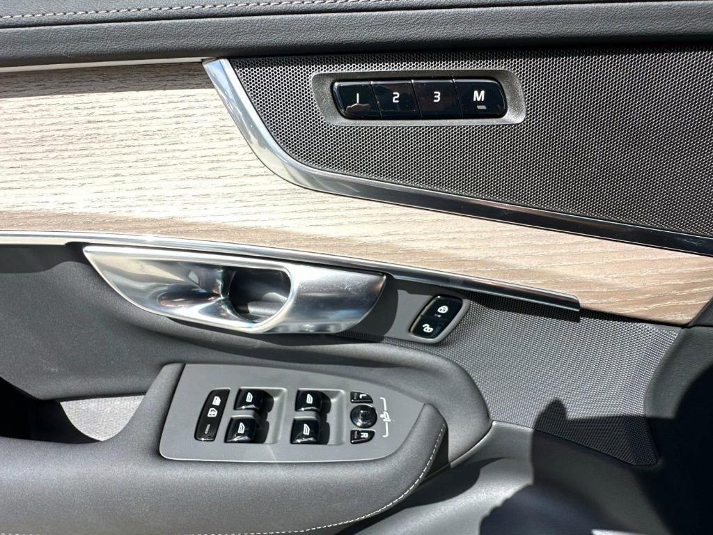 new 2025 Volvo XC90 Plug-In Hybrid car, priced at $69,993