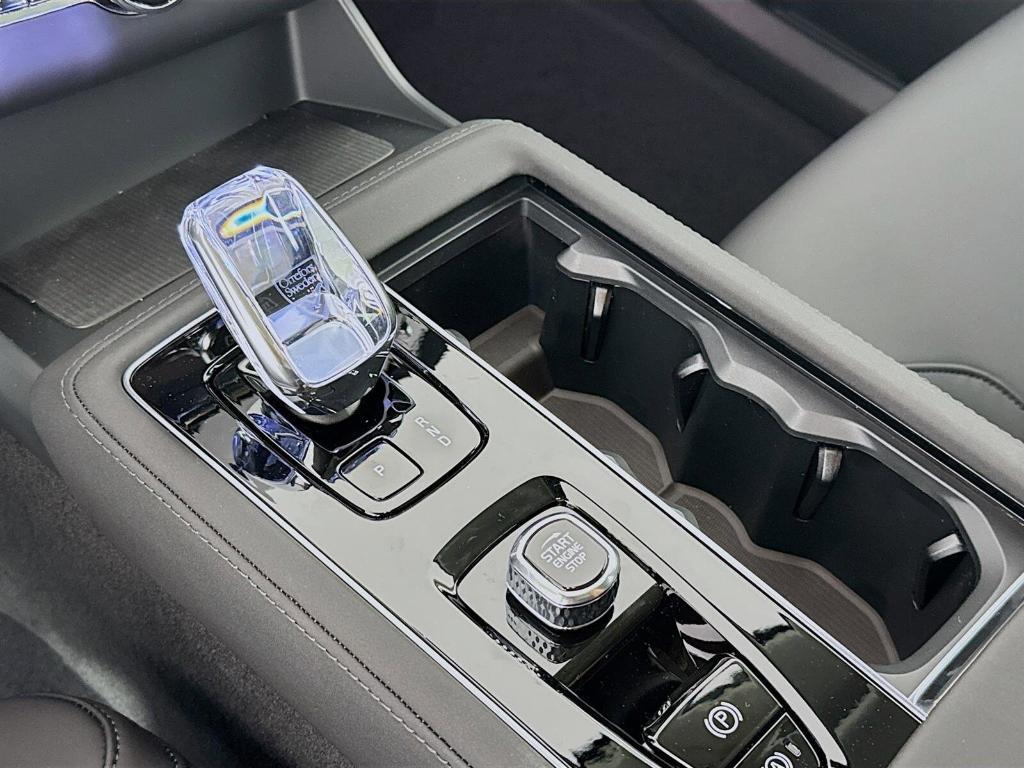 new 2025 Volvo XC90 Plug-In Hybrid car, priced at $75,735